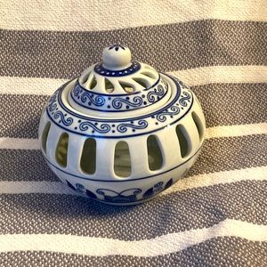 Butterfly Chinoiserie vessel